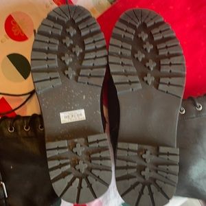 Size 9 wide calf black Torrid boots. Almost new condition.